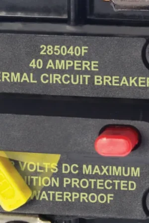 Di Tendenza MAGNETOTERMICO A FILO 100AMP